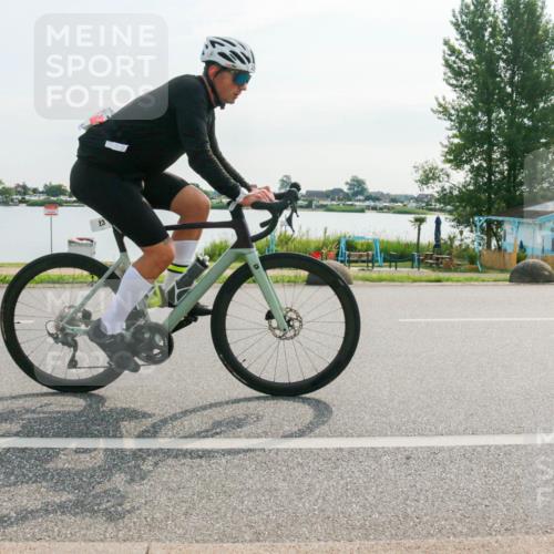 15.06.2025 - 27. Vierlanden-Triathlon H.Heesch http://msf.ph/oto/8018352 15.06.2025 09:29:34 Radfahren 23 meine-sportfotos.de