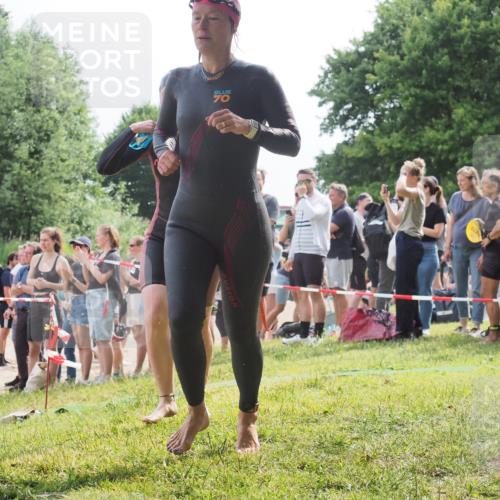 15.06.2025 - 27. Vierlanden-Triathlon KatJ http://msf.ph/oto/8018353 15.06.2025 10:17:33 Schwimmen 485, 488, 492, 519, 529, 532, 557, 562, 572, 582, 584, 588, 594, 626 meine-sportfotos.de