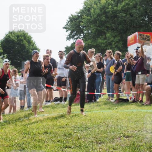 15.06.2025 - 27. Vierlanden-Triathlon KatJ http://msf.ph/oto/8018359 15.06.2025 10:17:36 Schwimmen 485, 488, 492, 519, 529, 532, 537, 552, 557, 562, 572, 582, 588, 594, 626 meine-sportfotos.de