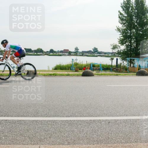 15.06.2025 - 27. Vierlanden-Triathlon H.Heesch http://msf.ph/oto/8018361 15.06.2025 09:30:06 Radfahren 109, 115, 139 meine-sportfotos.de