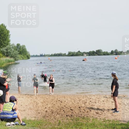21.06.2025 - 27. Vierlanden-Triathlon MichiJ http://msf.ph/oto/8018381 15.06.2026 10:18:29 Schwimmen 495, 533, 535, 621, 628 meine-sportfotos.de