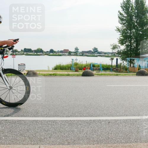 15.06.2025 - 27. Vierlanden-Triathlon H.Heesch http://msf.ph/oto/8018383 15.06.2025 09:30:17 Radfahren 144 meine-sportfotos.de