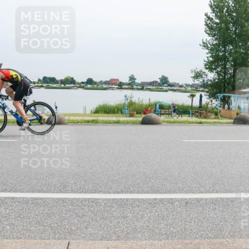 15.06.2025 - 27. Vierlanden-Triathlon H.Heesch http://msf.ph/oto/8018384 15.06.2025 11:15:09 Radfahren 803, 866, 871 meine-sportfotos.de