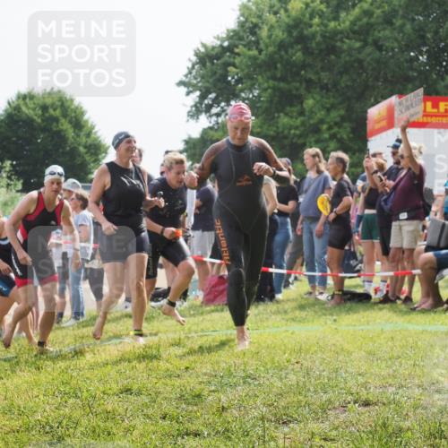 15.06.2025 - 27. Vierlanden-Triathlon KatJ http://msf.ph/oto/8018392 15.06.2025 10:17:37 Schwimmen 485, 488, 492, 493, 519, 532, 537, 552, 557, 562, 572, 582, 588, 594, 626 meine-sportfotos.de