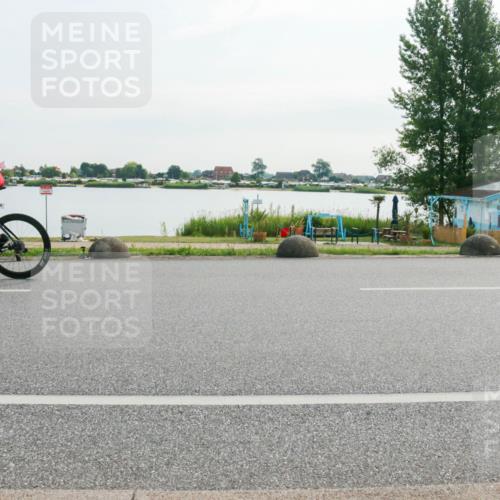 15.06.2025 - 27. Vierlanden-Triathlon H.Heesch http://msf.ph/oto/8018403 15.06.2025 09:30:45 Radfahren 65, 160 meine-sportfotos.de