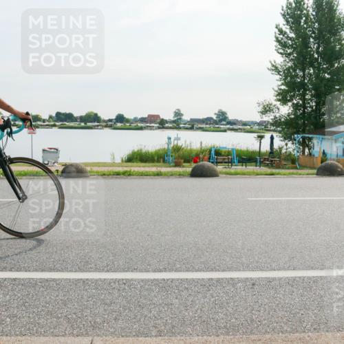 15.06.2025 - 27. Vierlanden-Triathlon H.Heesch http://msf.ph/oto/8018422 15.06.2025 09:31:05 Radfahren 70 meine-sportfotos.de