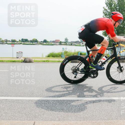 15.06.2025 - 27. Vierlanden-Triathlon H.Heesch http://msf.ph/oto/8018423 15.06.2025 10:17:41 Radfahren 60, 80 meine-sportfotos.de