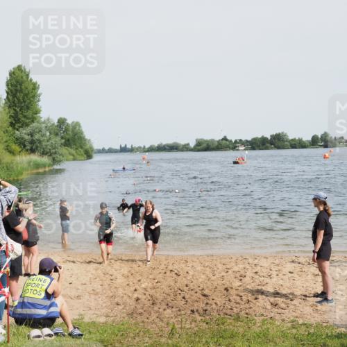 21.06.2025 - 27. Vierlanden-Triathlon MichiJ http://msf.ph/oto/8018425 15.06.2026 10:18:30 Schwimmen 495, 533, 535, 621, 628 meine-sportfotos.de