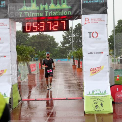 15.06.2025 - 7 Türme Triathlon Michael Strokosch http://msf.ph/oto/8018434 15.06.2025 15:37:27 Ziel 262 meine-sportfotos.de