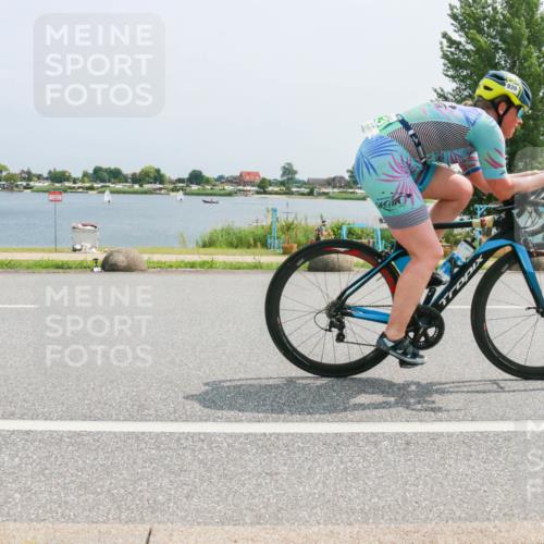 21.06.2025 - 27. Vierlanden-Triathlon H.Heesch http://msf.ph/oto/8018443 15.06.2025 12:00:22 Radfahren 930, 939 meine-sportfotos.de