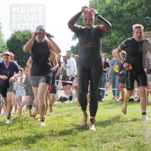 15.06.2025 - 27. Vierlanden-Triathlon KatJ http://msf.ph/oto/8018473 15.06.2025 10:17:38 Schwimmen 485, 488, 492, 493, 519, 532, 537, 552, 557, 562, 572, 582, 588, 594, 626 meine-sportfotos.de
