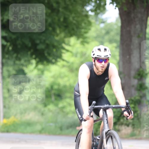15.06.2025 - 7 Türme Triathlon Yannick Fuchs http://msf.ph/oto/8018496 15.06.2025 13:31:31 Radfahren 384, 467, 1106, 1193 meine-sportfotos.de