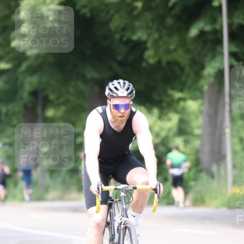 15.06.2025 - 7 Türme Triathlon Yannick Fuchs http://msf.ph/oto/8018514 15.06.2025 13:31:32 Radfahren 384, 467, 1106, 1193 meine-sportfotos.de