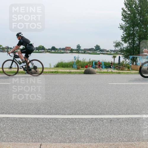 15.06.2025 - 27. Vierlanden-Triathlon H.Heesch http://msf.ph/oto/8018516 15.06.2025 11:15:21 Radfahren 687, 817, 853, 862 meine-sportfotos.de