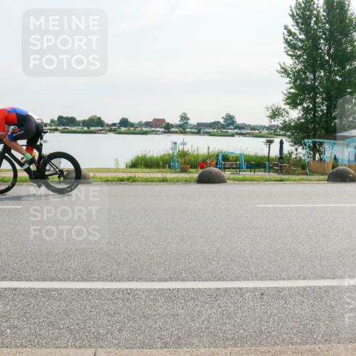15.06.2025 - 27. Vierlanden-Triathlon H.Heesch http://msf.ph/oto/8018529 15.06.2025 09:32:05 Radfahren 18, 38, 93, 185, 193 meine-sportfotos.de