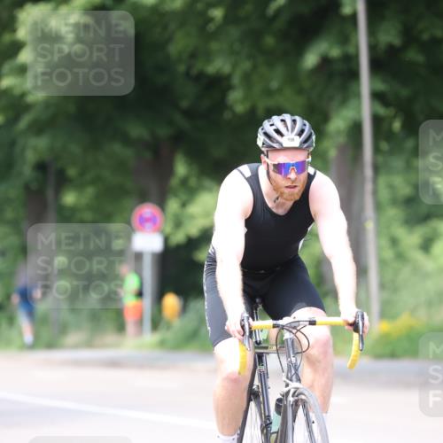 15.06.2025 - 7 Türme Triathlon Yannick Fuchs http://msf.ph/oto/8018533 15.06.2025 13:31:32 Radfahren 384, 467, 1106, 1193 meine-sportfotos.de
