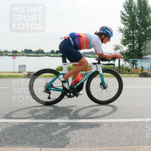 15.06.2025 - 27. Vierlanden-Triathlon H.Heesch http://msf.ph/oto/8018541 15.06.2025 09:32:12 Radfahren 123, 225 meine-sportfotos.de