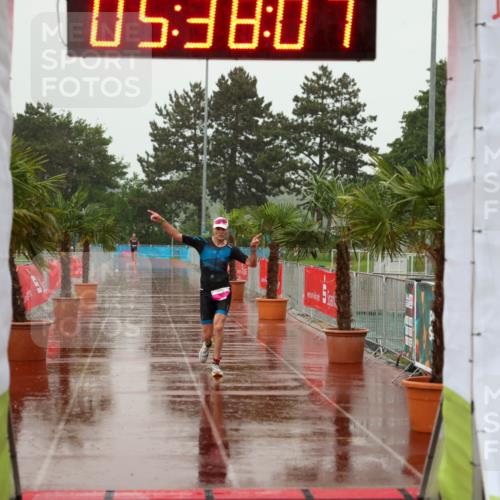 15.06.2025 - 7 Türme Triathlon Michael Strokosch http://msf.ph/oto/8018553 15.06.2025 15:38:07 Ziel 218 meine-sportfotos.de