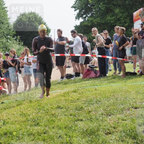 15.06.2025 - 27. Vierlanden-Triathlon KatJ http://msf.ph/oto/8018565 15.06.2025 10:17:45 Schwimmen 485, 488, 492, 493, 519, 522, 532, 537, 552, 557, 562, 563, 572, 588, 626 meine-sportfotos.de