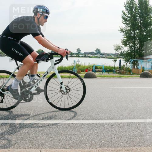 15.06.2025 - 27. Vierlanden-Triathlon H.Heesch http://msf.ph/oto/8018571 15.06.2025 09:32:25 Radfahren 68, 142, 169 meine-sportfotos.de