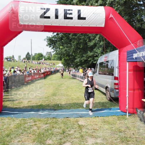 21.06.2025 - 27. Vierlanden-Triathlon MichiJ http://msf.ph/oto/8018579 15.06.2026 11:34:33 Ziel 559 meine-sportfotos.de