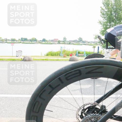 15.06.2025 - 27. Vierlanden-Triathlon H.Heesch http://msf.ph/oto/8018580 15.06.2025 10:18:50 Radfahren 120 meine-sportfotos.de