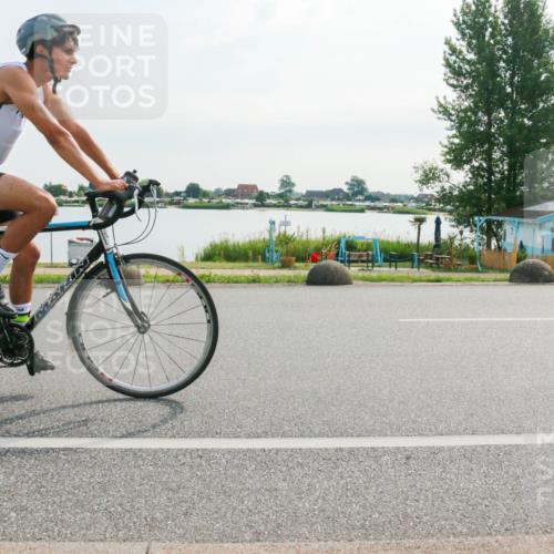 15.06.2025 - 27. Vierlanden-Triathlon H.Heesch http://msf.ph/oto/8018593 15.06.2025 09:32:49 Radfahren 71, 81, 84 meine-sportfotos.de
