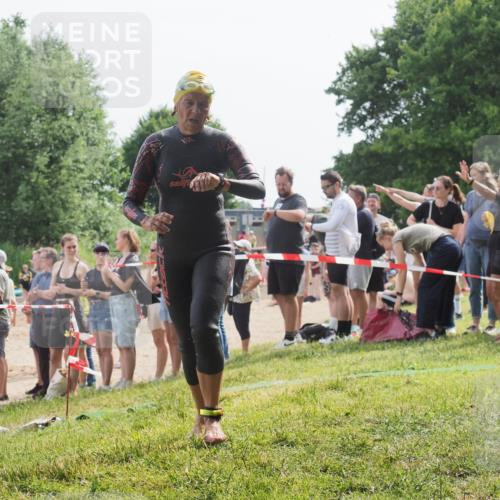 15.06.2025 - 27. Vierlanden-Triathlon KatJ http://msf.ph/oto/8018596 15.06.2025 10:17:46 Schwimmen 485, 488, 492, 493, 519, 522, 532, 537, 552, 557, 562, 563, 588, 626 meine-sportfotos.de