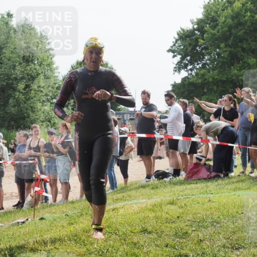 15.06.2025 - 27. Vierlanden-Triathlon KatJ http://msf.ph/oto/8018599 15.06.2025 10:17:46 Schwimmen 485, 488, 492, 493, 519, 522, 532, 537, 552, 557, 562, 563, 588, 626 meine-sportfotos.de