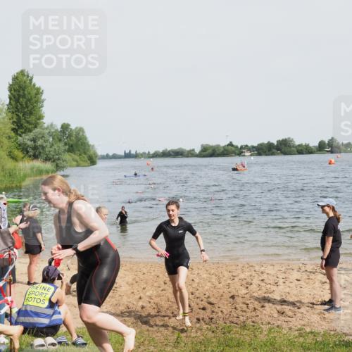 21.06.2025 - 27. Vierlanden-Triathlon MichiJ http://msf.ph/oto/8018604 15.06.2026 10:18:34 Schwimmen 495, 533, 621, 628 meine-sportfotos.de