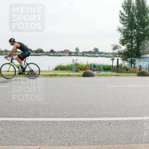 15.06.2025 - 27. Vierlanden-Triathlon H.Heesch http://msf.ph/oto/8018616 15.06.2025 09:32:54 Radfahren 72, 81, 180, 232 meine-sportfotos.de