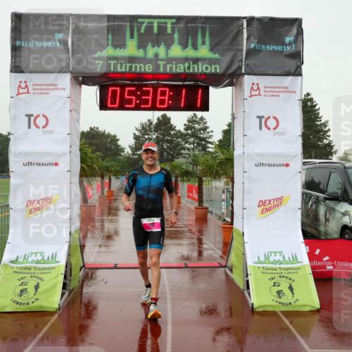 15.06.2025 - 7 Türme Triathlon Michael Strokosch http://msf.ph/oto/8018635 15.06.2025 15:38:11 Ziel 218 meine-sportfotos.de
