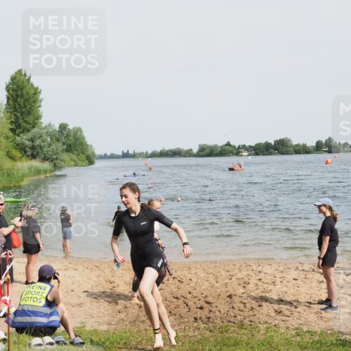 21.06.2025 - 27. Vierlanden-Triathlon MichiJ http://msf.ph/oto/8018639 15.06.2026 10:18:34 Schwimmen 495, 533, 621, 628 meine-sportfotos.de