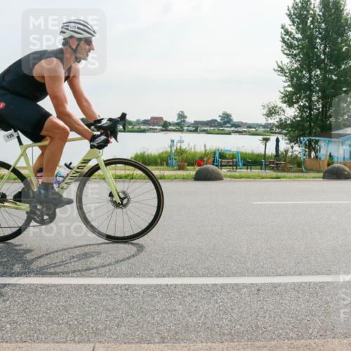 15.06.2025 - 27. Vierlanden-Triathlon H.Heesch http://msf.ph/oto/8018641 15.06.2025 09:33:01 Radfahren 48, 125, 161 meine-sportfotos.de