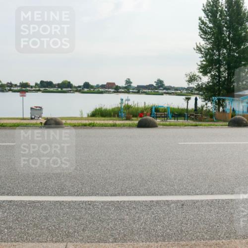 15.06.2025 - 27. Vierlanden-Triathlon H.Heesch http://msf.ph/oto/8018659 15.06.2025 09:33:04 Radfahren 125, 161, 239 meine-sportfotos.de