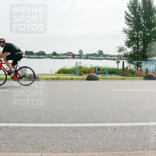15.06.2025 - 27. Vierlanden-Triathlon H.Heesch http://msf.ph/oto/8018663 15.06.2025 09:33:08 Radfahren 34, 152, 161, 235, 239 meine-sportfotos.de