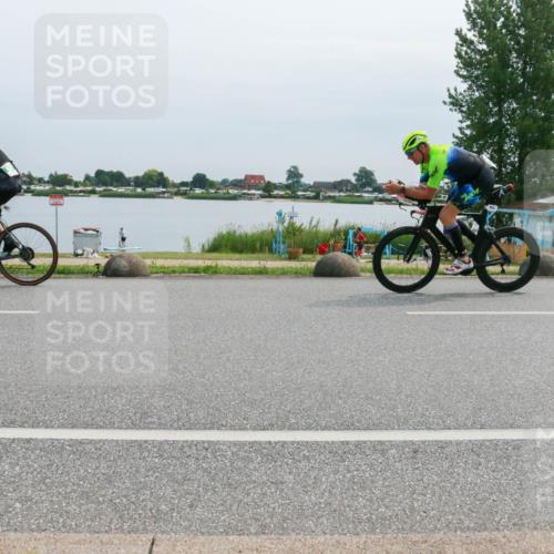 15.06.2025 - 27. Vierlanden-Triathlon H.Heesch http://msf.ph/oto/8018697 15.06.2025 11:15:22 Radfahren 687, 817, 853, 862 meine-sportfotos.de