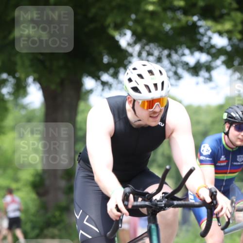 15.06.2025 - 7 Türme Triathlon Yannick Fuchs http://msf.ph/oto/8018703 15.06.2025 13:31:38 Radfahren 234, 467, 986, 988, 1004, 1193 meine-sportfotos.de