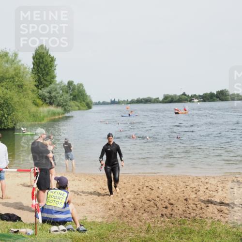 21.06.2025 - 27. Vierlanden-Triathlon MichiJ http://msf.ph/oto/8018704 15.06.2026 10:18:43 Schwimmen 536 meine-sportfotos.de