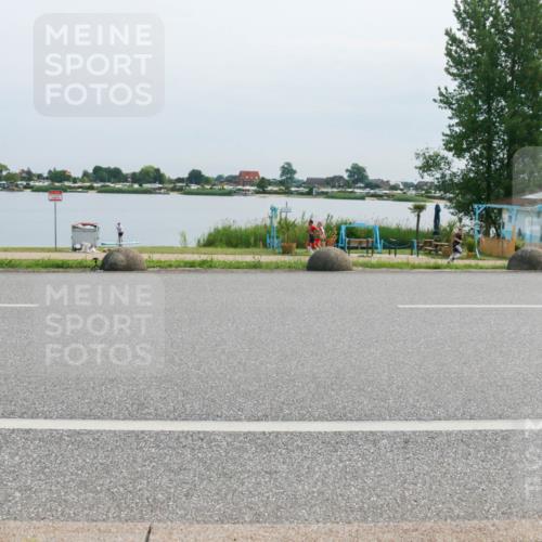 15.06.2025 - 27. Vierlanden-Triathlon H.Heesch http://msf.ph/oto/8018710 15.06.2025 11:15:22 Radfahren 687, 817, 853, 862 meine-sportfotos.de