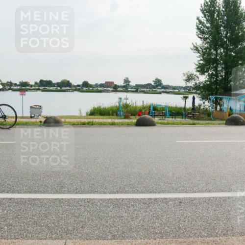 15.06.2025 - 27. Vierlanden-Triathlon H.Heesch http://msf.ph/oto/8018720 15.06.2025 09:33:41 Radfahren 90, 97, 202 meine-sportfotos.de