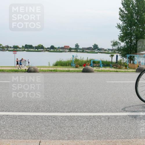 15.06.2025 - 27. Vierlanden-Triathlon H.Heesch http://msf.ph/oto/8018765 15.06.2025 11:15:39 Radfahren 65, 198, 658, 670 meine-sportfotos.de