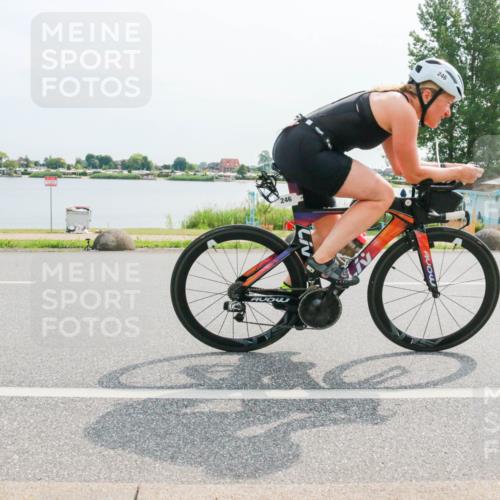 15.06.2025 - 27. Vierlanden-Triathlon H.Heesch http://msf.ph/oto/8018767 15.06.2025 10:19:52 Radfahren 246 meine-sportfotos.de