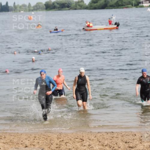 21.06.2025 - 27. Vierlanden-Triathlon MichiJ http://msf.ph/oto/8018791 15.06.2026 10:19:01 Schwimmen 478, 498 meine-sportfotos.de