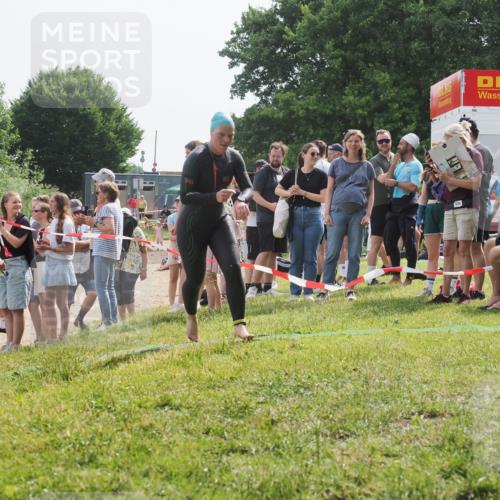 15.06.2025 - 27. Vierlanden-Triathlon KatJ http://msf.ph/oto/8018793 15.06.2025 10:18:08 Schwimmen 515, 550, 629 meine-sportfotos.de