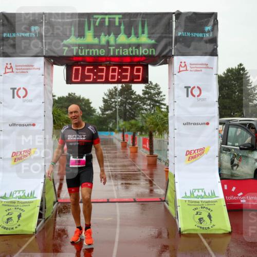 15.06.2025 - 7 Türme Triathlon Michael Strokosch http://msf.ph/oto/8018795 15.06.2025 15:38:39 Ziel 301 meine-sportfotos.de