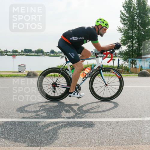 15.06.2025 - 27. Vierlanden-Triathlon H.Heesch http://msf.ph/oto/8018821 15.06.2025 09:34:08 Radfahren 236 meine-sportfotos.de