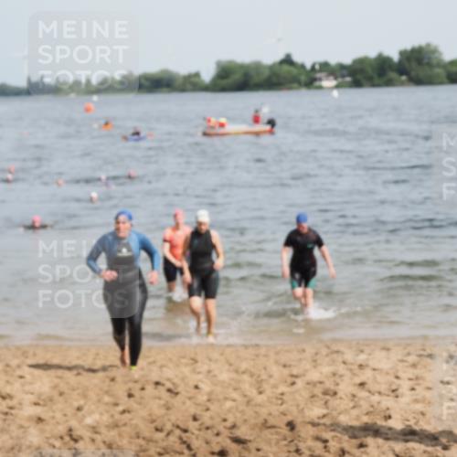 21.06.2025 - 27. Vierlanden-Triathlon MichiJ http://msf.ph/oto/8018831 15.06.2026 10:19:04 Schwimmen 478, 498, 543, 558 meine-sportfotos.de