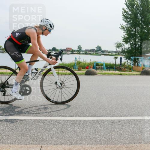15.06.2025 - 27. Vierlanden-Triathlon H.Heesch http://msf.ph/oto/8018859 15.06.2025 10:20:26 Radfahren 90, 220 meine-sportfotos.de
