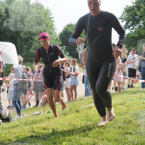 15.06.2025 - 27. Vierlanden-Triathlon KatJ http://msf.ph/oto/8018871 15.06.2025 10:18:10 Schwimmen 515, 550, 629 meine-sportfotos.de